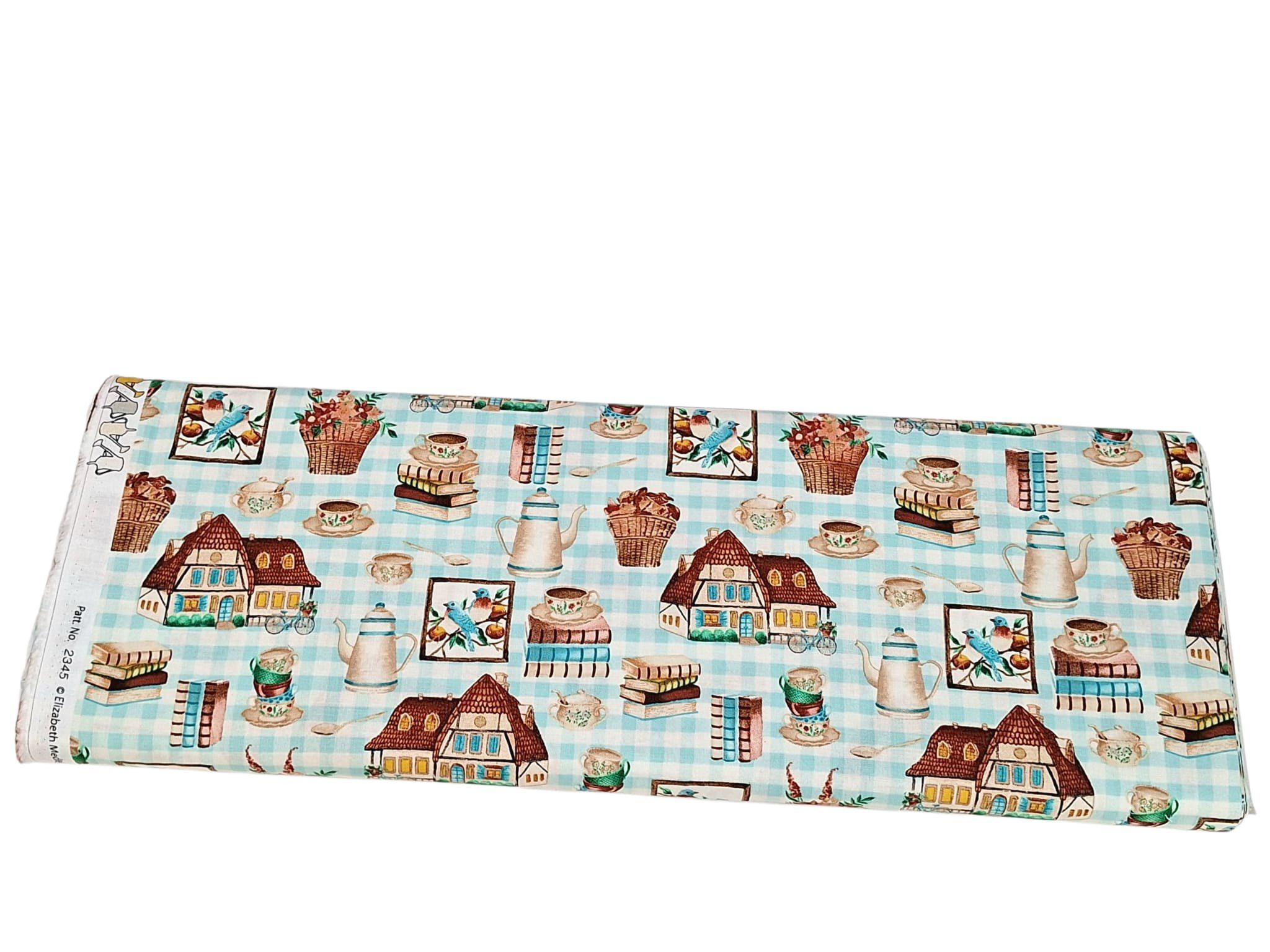 Rollo de tela de algodón con fondo de cuadros azules y blancos estampada con casas de campo, libros apilados y teteras de estilo rústico