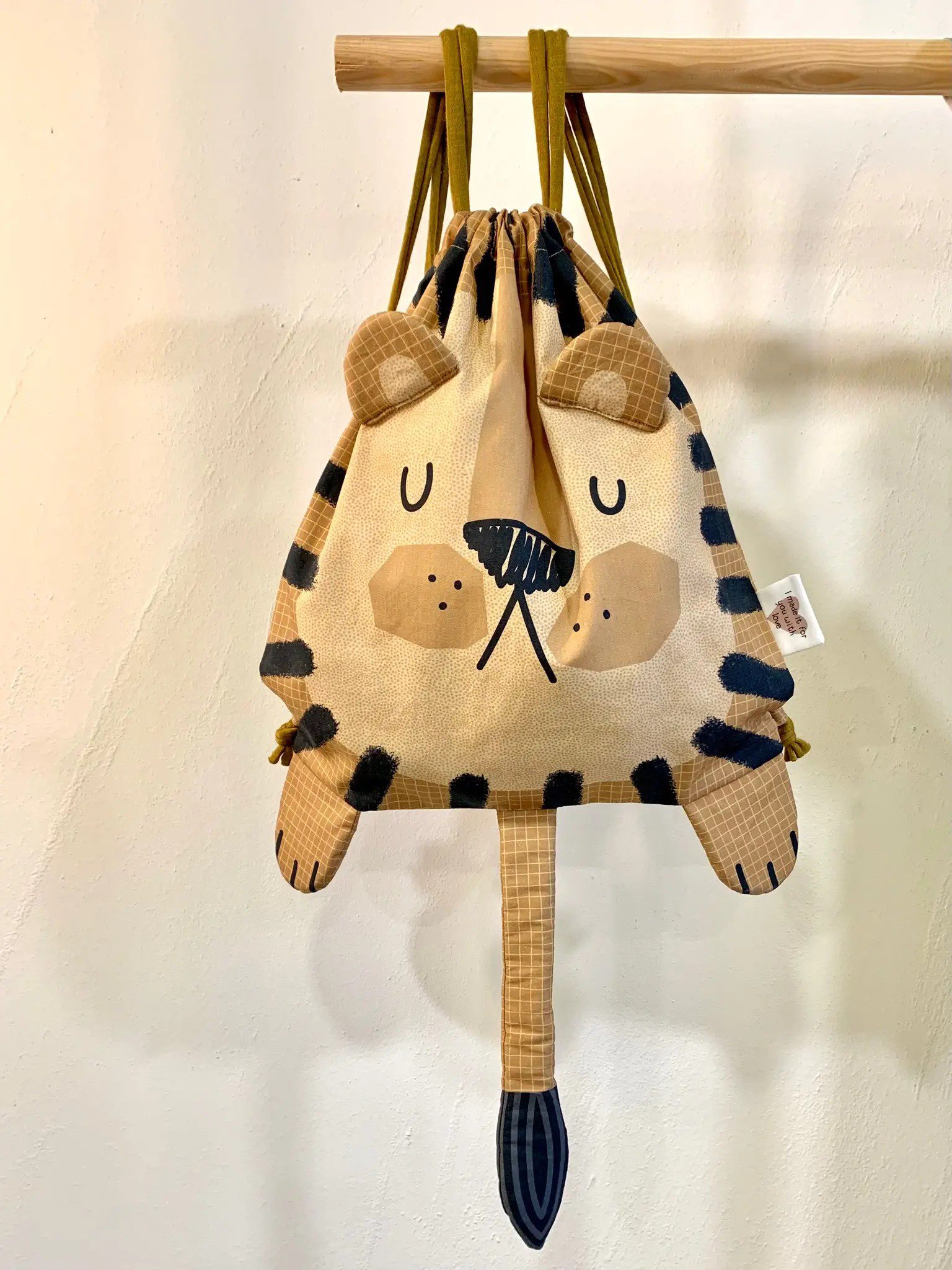 Panel Mochila Leon - Imagen 2