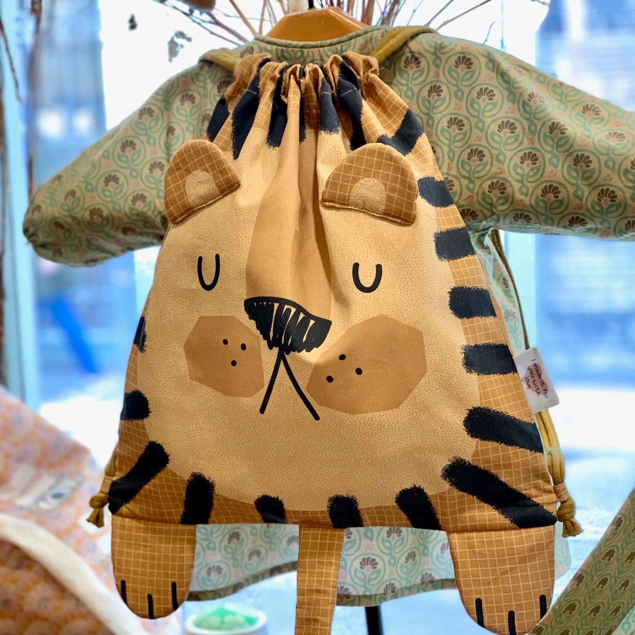 Panel Mochila Leon - Imagen 3