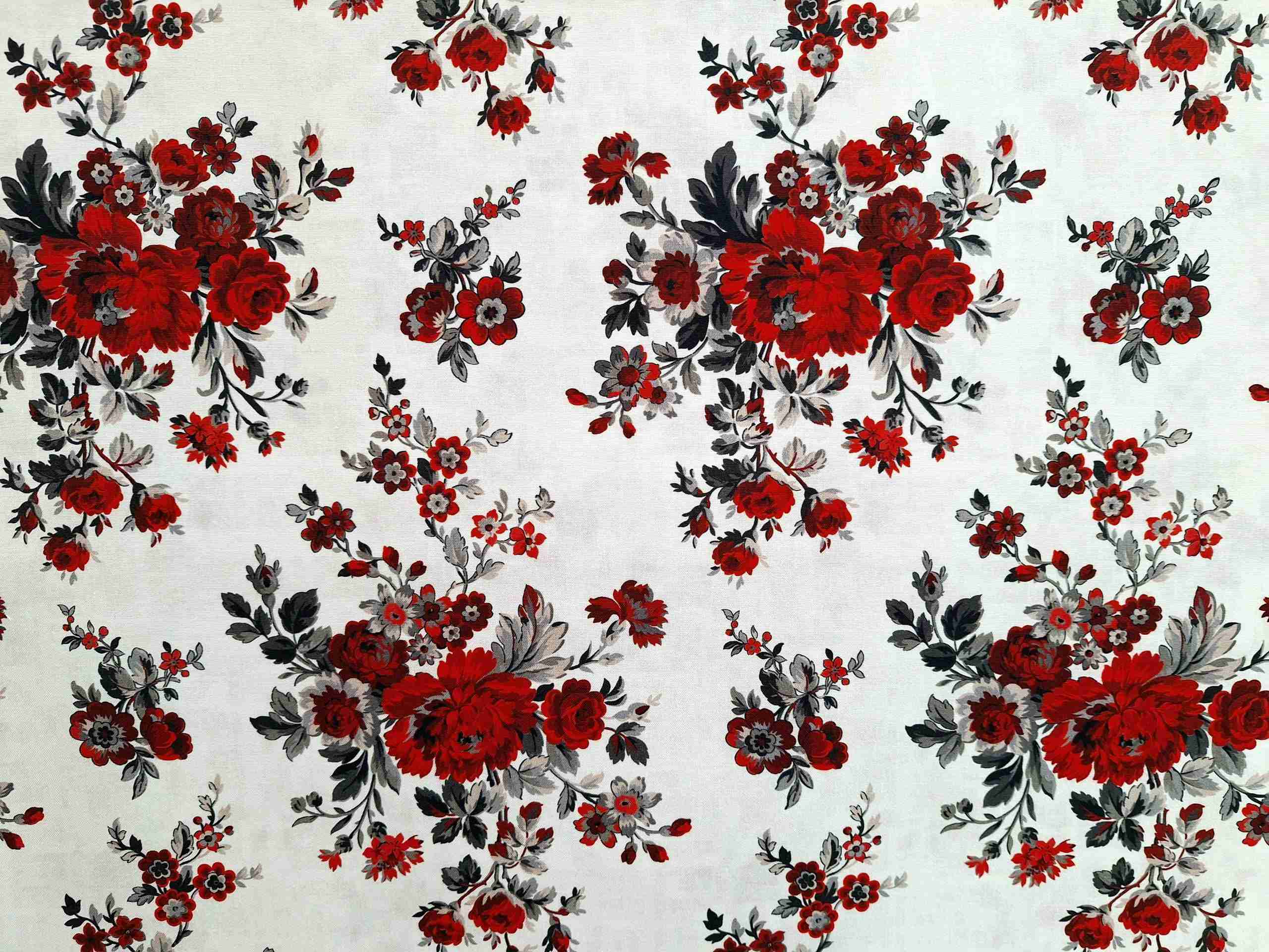 Tela Flores Rojas Ruby