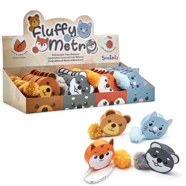 Expositor de cintas métricas retráctiles Sew Tasty Fluffy Metro con formas de oso, zorro, gato y perro con colas de pompón