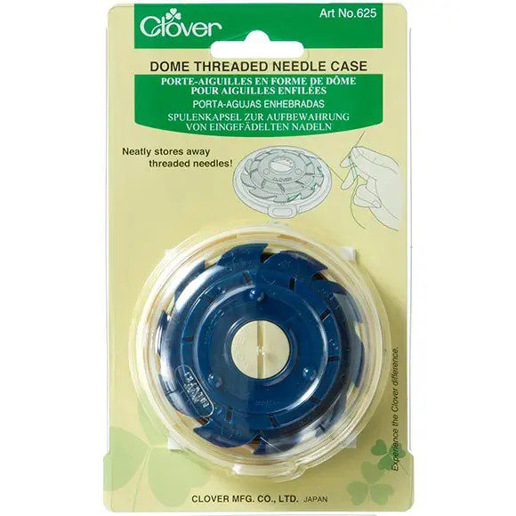 Organizador giratorio en forma de cúpula Clover referencia 625 con tapa transparente para almacenar y devanar agujas previamente enhebradas sin nudos